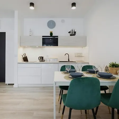 Apartment, Rewal 公寓